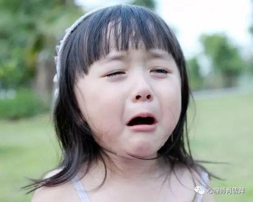 吃瓜楼梯哭女孩网红